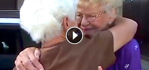 Mom and daughter reunite after 77 years