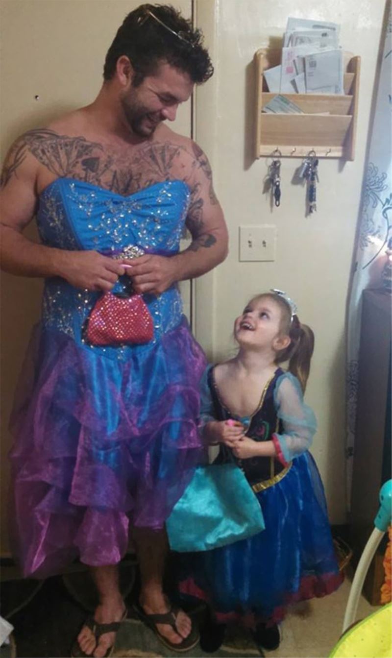Uncle wear Princess Dress to Cinderella Movie