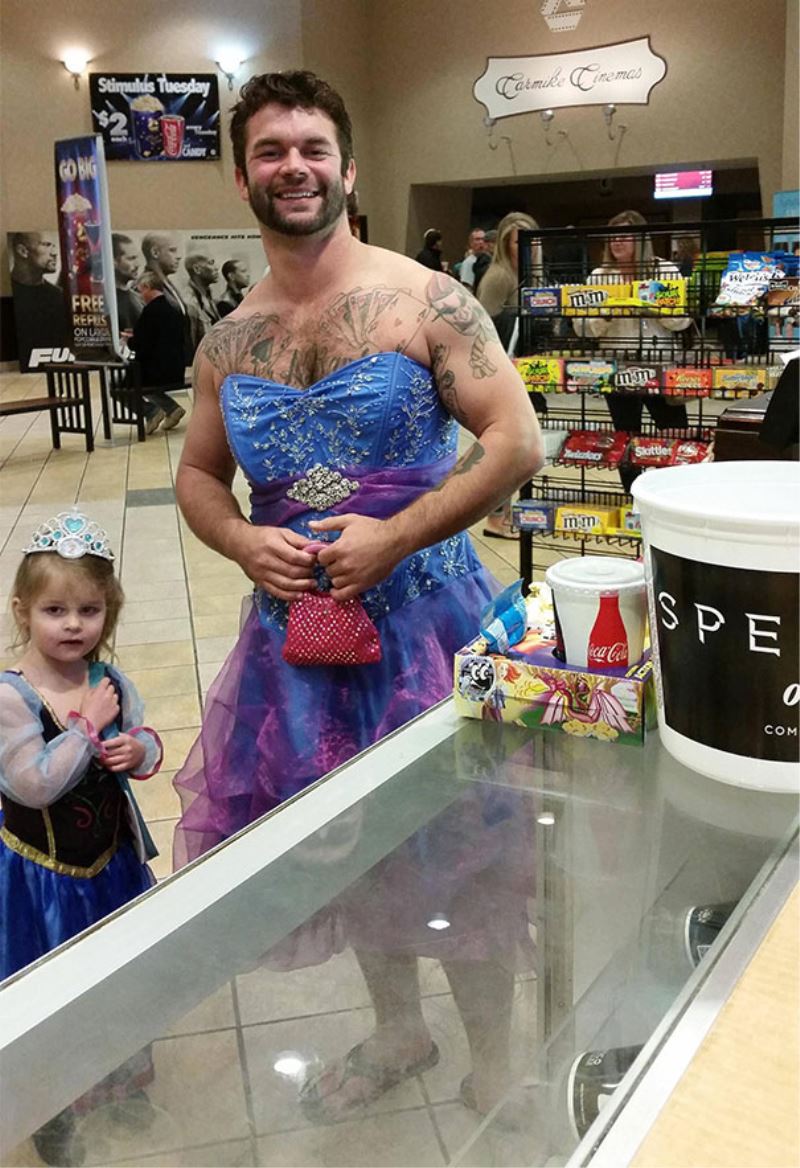 Uncle wear Princess Dress to Cinderella Movie