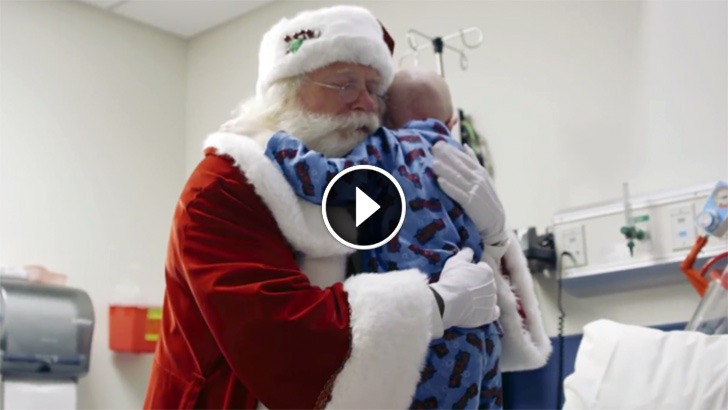 Santa Claus Rushes To Hospital To Grant Dying Child Last Wish. Then Boy ...