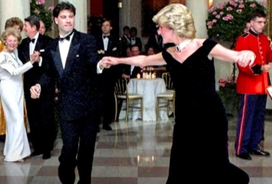 After almost 40 years John Travolta shares ‘real’ story behind famous(02)