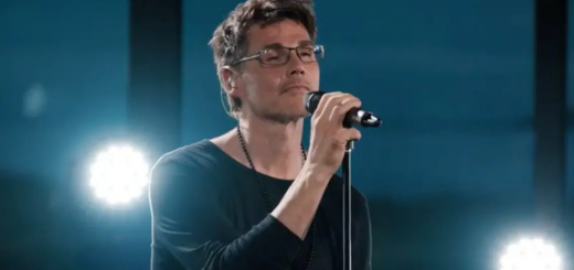 A-ha performs a beautiful acoustic version of ‘Take On Me’